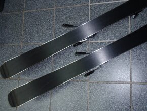 NASERVISOVANÉ DÍVČÍ 130 CM LYŽE CARVY V3TEC - 6