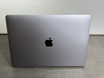 MacBook Air 13'' 2020 / M1 / 8GB / 256GB SSD / Space Gray - 6
