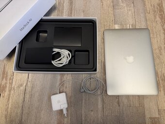 Apple MacBook Air 13" 2017 i5, 8GB RAM, 128GB SSD - 6