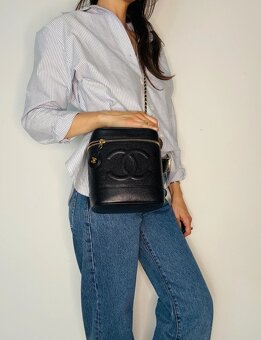 Chanel Caviar Vanity Case - 6