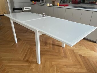 Luxusní rozkládací stůl z masivu - 6