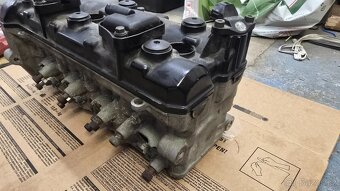 GSXR 750 K4-5 kompletní hlava - 6