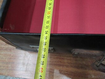 Nabízím starožitný kožený cestovní kufr. Původní stav. Jen - 6