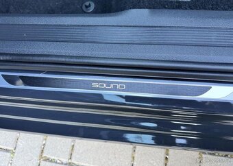 Volkswagen Touran 1,4 TSI SOUND TAŽNÉ PANORAMA benzín - 6