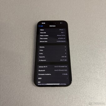 iPhone 15 Pro 256GB black titan, pěkný stav, rok záruka - 6