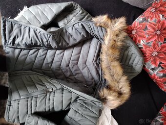 Dámská šedozelená bunda s kapucí velikost l - 6