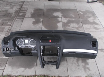 ŠKODA OCTAVIA 2 SVĚTLO-VÍKO-NÁRAZNÍKY A NÁHRADNÍ DÍLY - 6