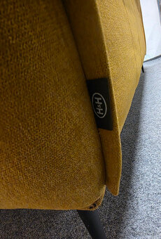 Značkový hořčicový gauč Henders + Hazel - 6