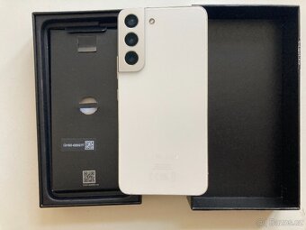🚀 Prodej Samsung Galaxy S22 –Bílá elegance s prasklým rohem - 6