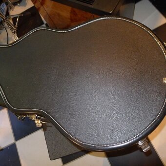 Collings SoCo Deluxe w Dark Cherry Sunburst Quilted Maple To - 6