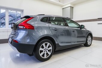 Volvo V40 cross country 2.0 D2 88kW, kamera,výhřev,navi,park - 6