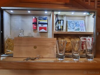 Bar osvětlený na zeď Z tajnou schránkou malá - 6