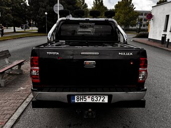 🚗 TOYOTA HILUX 2.5 D-4D 4x4 - 6