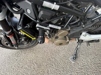 Husqvarna Svartpilen 401 32kw, rv:2021/8 lehce poškozené - 6