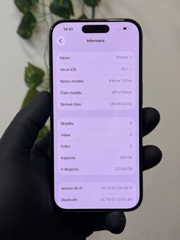 iPhone 15 Pro 256GB černý - 6