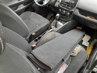 Renault Clio IV 1,5 DCi 75 - 6