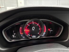 Volvo v40 Ř-design 2015 rok - 6