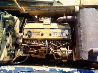Prodám pásový bagr KOMATSU - 6