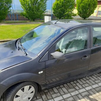 Ford Fiesta 1.4. benzín, r. v. 2005 - 6