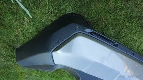 Toyota RAV4 - zadni naraznik kryt kufru spoiler - 6