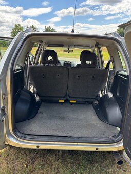 Toyota RAV4 - 6