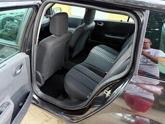 Prodám auto Renault Megane - 6