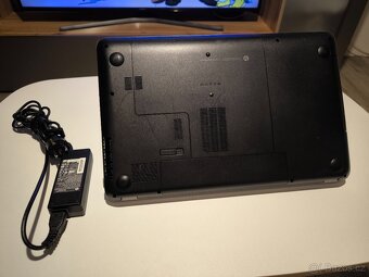 HP Pavilion 17 e123sg - 6