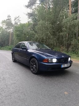 BMW E39 528i manuál - 6