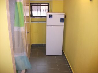 Pronájem zařízeného zděného bytu 1 + 1 v Sezemické ul. - 6