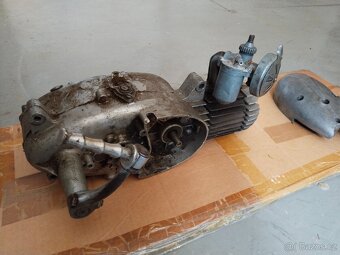 Jawa 550,555 - 6