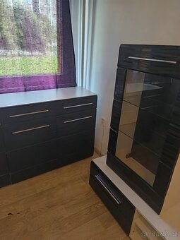 Prodám obývací stěnu + komoda - 6