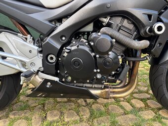 Suzuki GSR 600 - 6