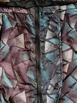 teplá zimní bunda s odepínací kapucí na zip, vel. M - 6