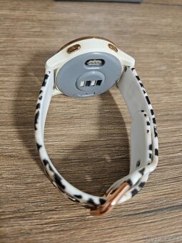 Garmin Vivoactive 4s rosegold - 6