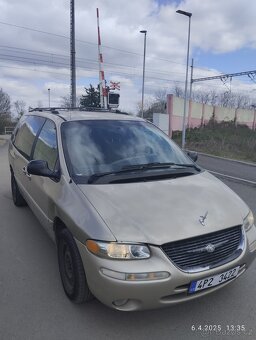 Prodám Chrysler Town & Country - 6