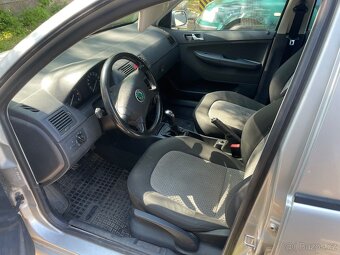 Škoda Fabia 1.2 47kw benzín - 6