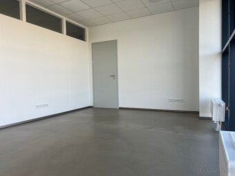 Úžasná moderní kancelář v TOP lokalitě Zlín-Malenovice - 6