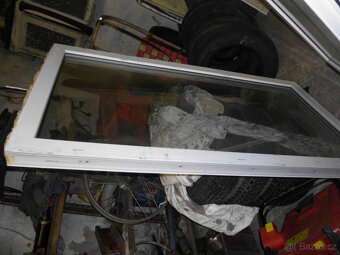 Dvě velká dvoukřídlá plastová okna - 6