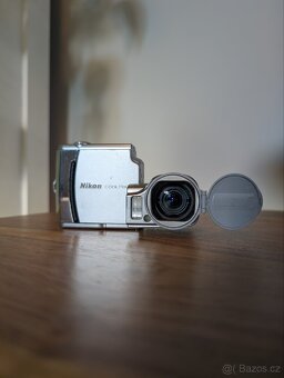 Nikon Coolpix S4 - 6