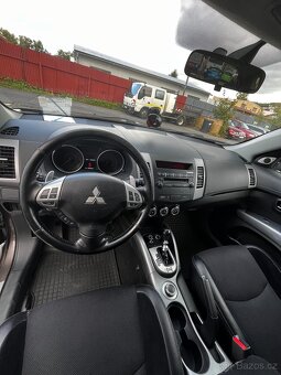 Mitsubishi Outlander 4x4 rv 2011 2.2 DI-D, Automat, 7-místný - 6
