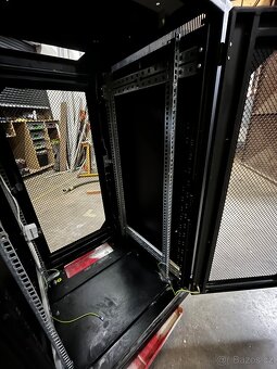 Serverový rack CONTEG 19" – 120 cm, 60×60 cm - 6