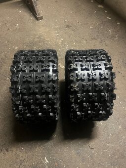 Pneumatiky 20x10-9 - 6