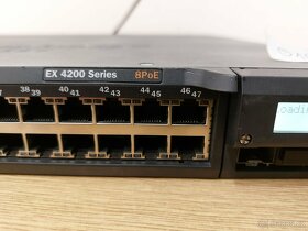 Switch Juniper Networks	- EX 4200-48T Series 8PoE Ethernet - 6
