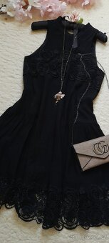 H&M černé šaty s krajkovými detaily - 6