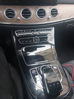 Mercedes-Benz E 400d 4Matic Avantgarde, 250 kw - 6