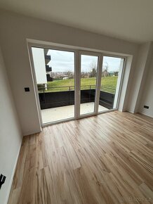 BYT-EXLUZIVNÍ 1+KK+balkon 43,88 2.pato věž A - 6