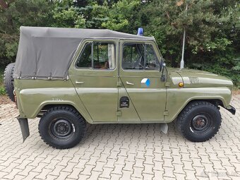 UAZ 469 - 6