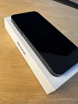 iPhone 12 – 64 GB, černý – baterie 87 % - 6
