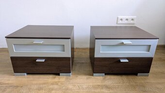 rám postele + 2 noční stolky + komoda - 6