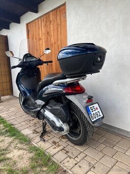 Skútr Piaggio Beverly 500 - 6
